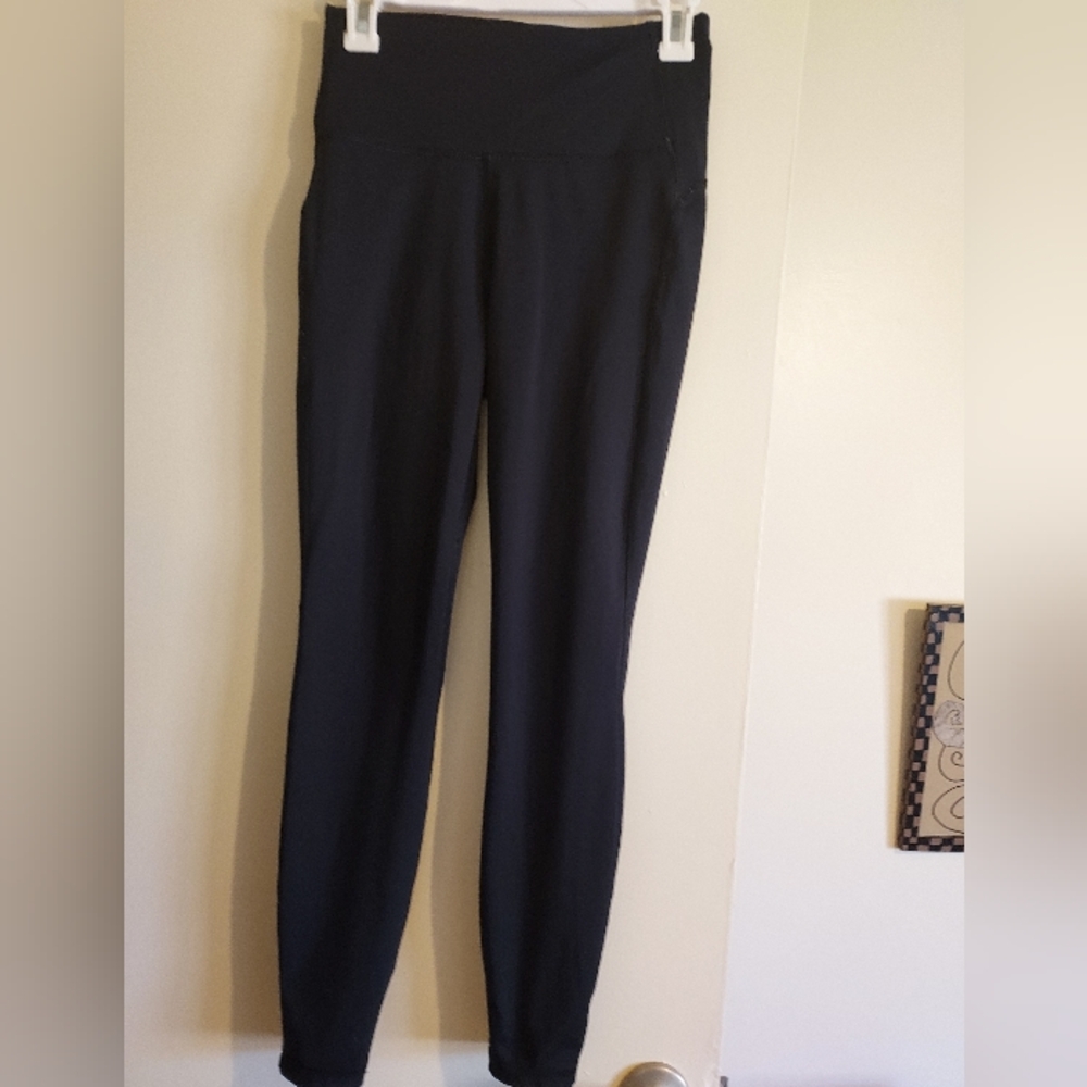 Womens All In Motion Seamless High-rise Everyday Leggings. Size Small. Black